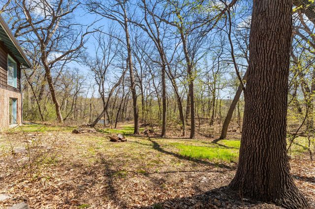 556 County Road C W, Roseville, MN 55113