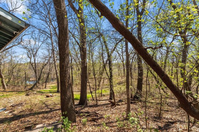 556 County Road C W, Roseville, MN 55113