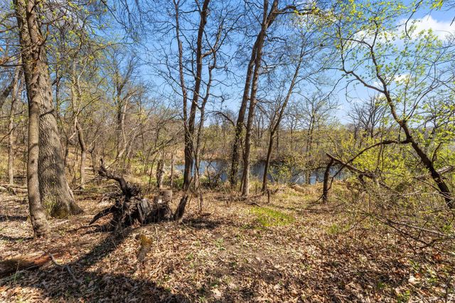 556 County Road C W, Roseville, MN 55113