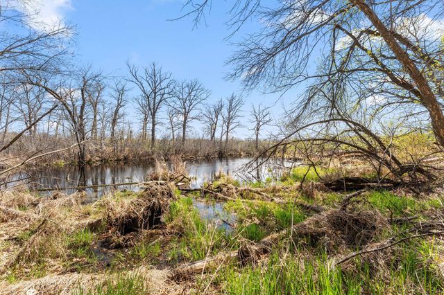 556 County Road C W, Roseville, MN 55113