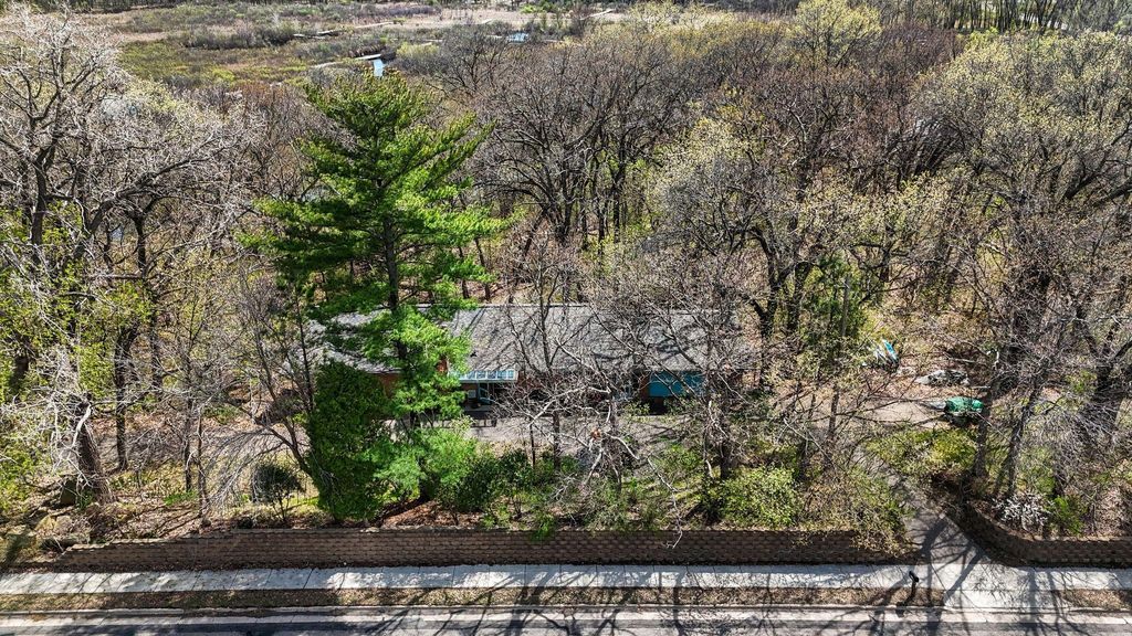 556 County Road C W, Roseville, MN 55113 — photo 2