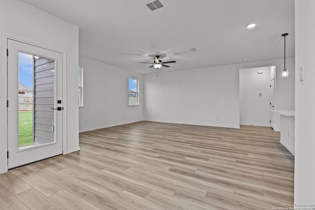 7424 Cremorne, Converse, TX 78109