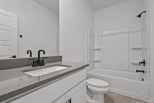 7424 Cremorne, Converse, TX 78109