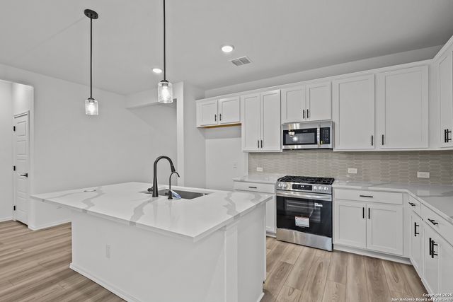 7424 Cremorne, Converse, TX 78109