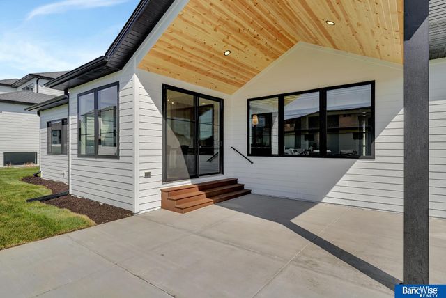 4138 Sundrop Avenue, Lincoln, NE 68516