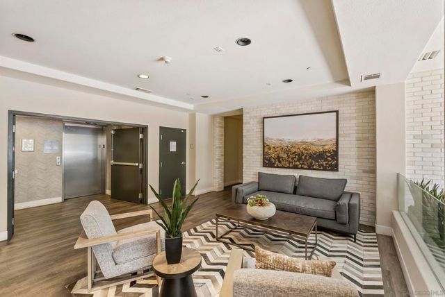 3275 5th Ave 404, San Diego, CA 92103