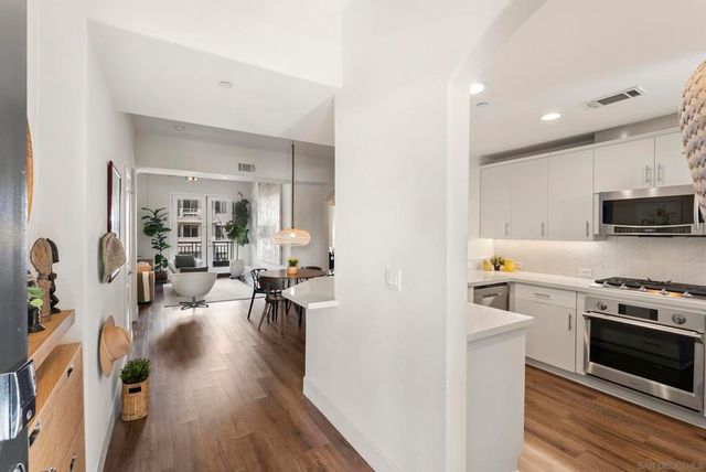 3275 5th Ave 404, San Diego, CA 92103