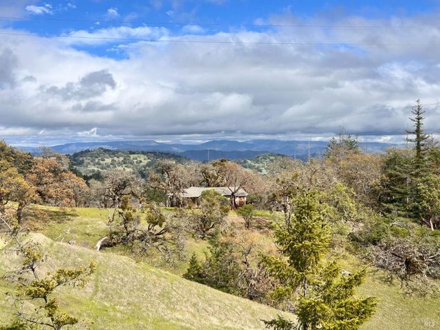 8401 Brandywine Dr, Ukiah, CA 95482