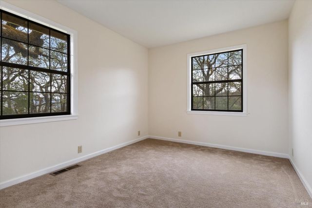 8401 Brandywine Dr, Ukiah, CA 95482