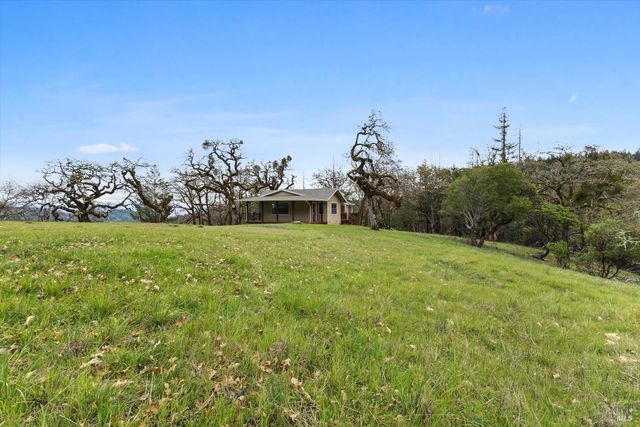 8401 Brandywine Dr, Ukiah, CA 95482