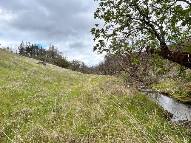 8401 Brandywine Dr, Ukiah, CA 95482