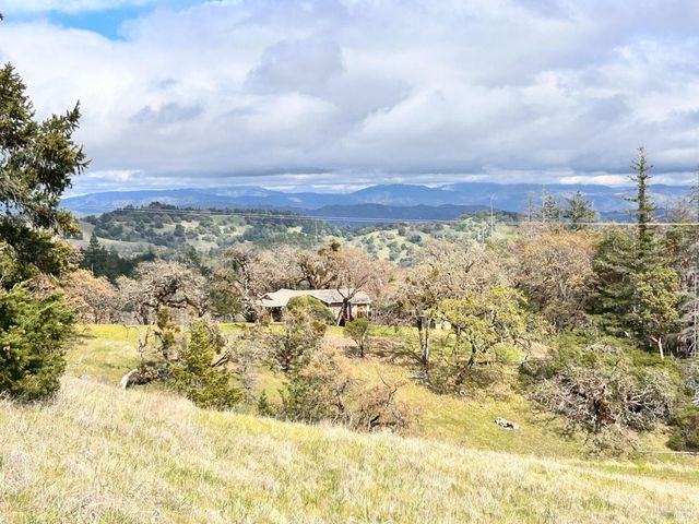 8401 Brandywine Dr, Ukiah, CA 95482