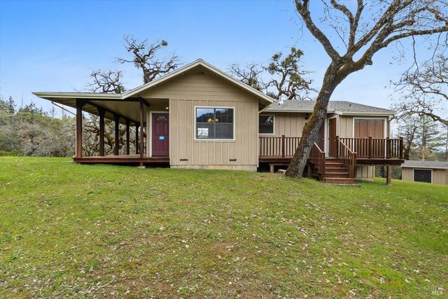 8401 Brandywine Dr, Ukiah, CA 95482