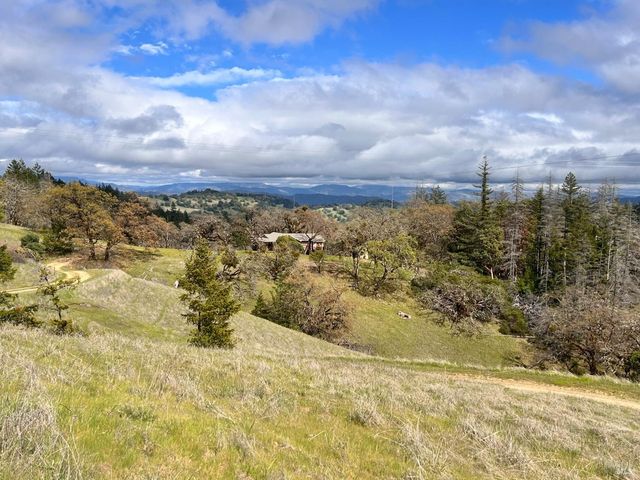 8401 Brandywine Dr, Ukiah, CA 95482