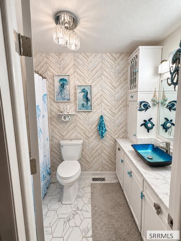 934 Elizabeth, Rexburg, ID 83440
