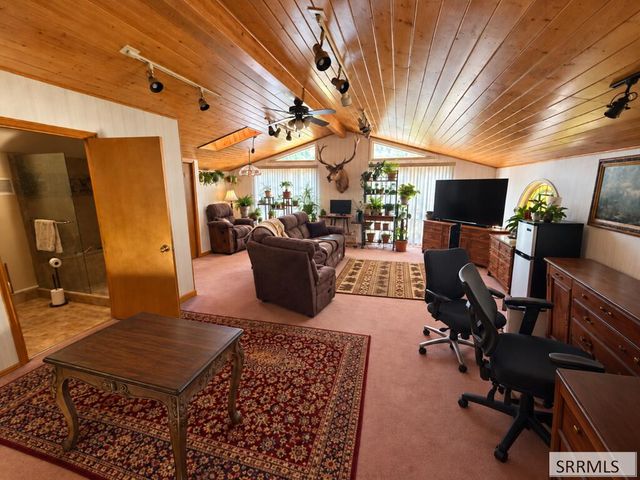 934 Elizabeth, Rexburg, ID 83440