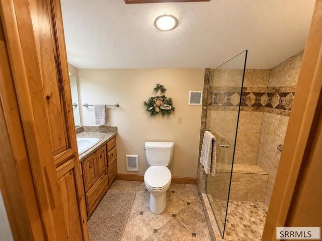 934 Elizabeth, Rexburg, ID 83440