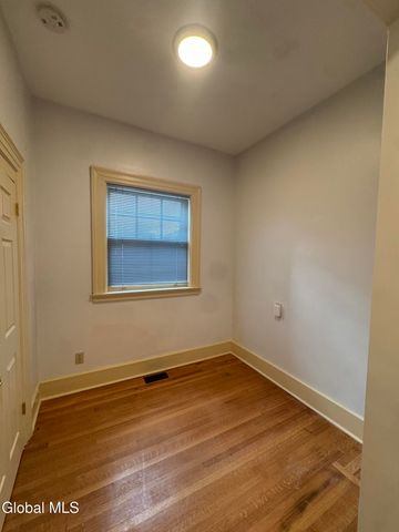 133 S Lake Avenue 2, Albany, NY 12208