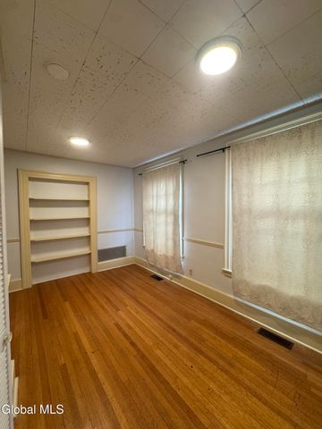 133 S Lake Avenue 2, Albany, NY 12208