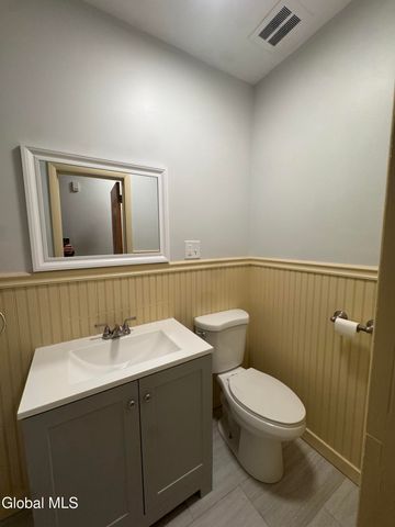 133 S Lake Avenue 2, Albany, NY 12208