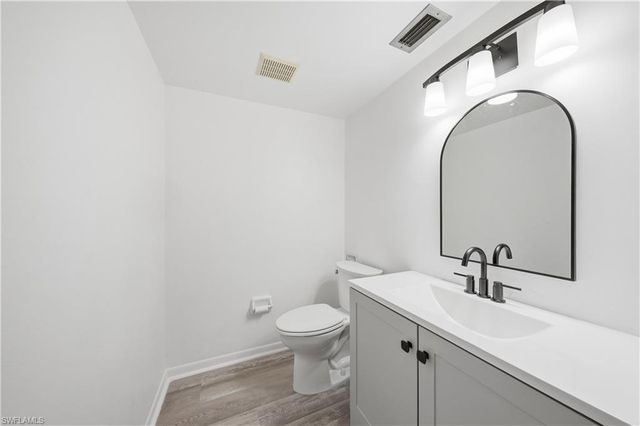 788 Park Shore DR A11, Naples, FL 34103