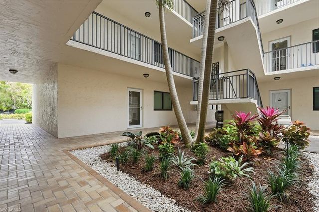 788 Park Shore DR A11, Naples, FL 34103