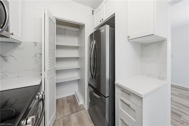 788 Park Shore DR A11, Naples, FL 34103