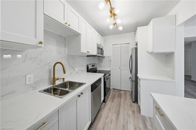 788 Park Shore DR A11, Naples, FL 34103