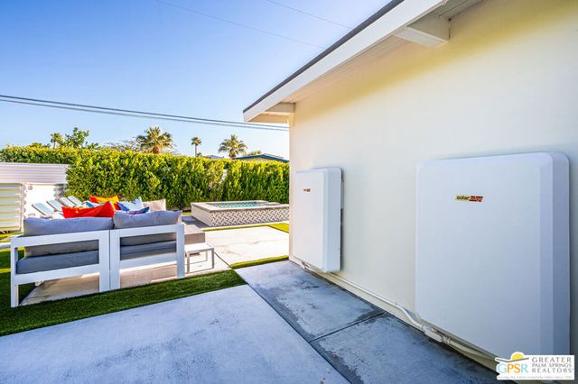 2340 N Duane Road, Palm Springs, CA 92262