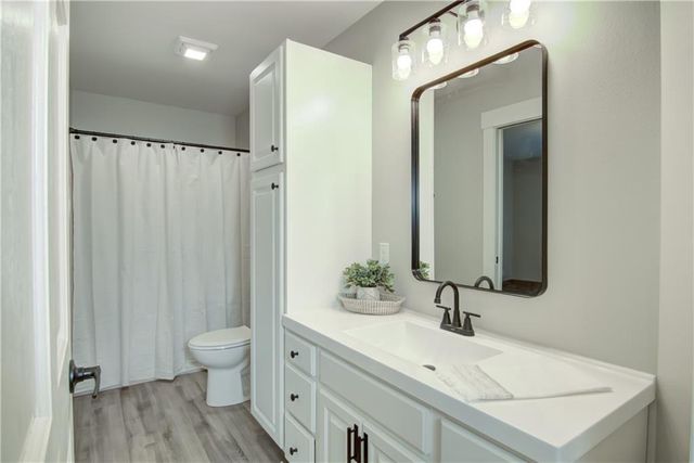 2231 Meadow Lane, Eau Claire, WI 54701