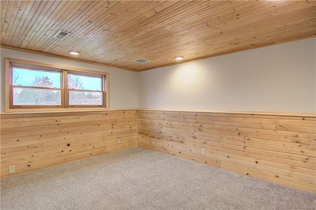 2231 Meadow Lane, Eau Claire, WI 54701