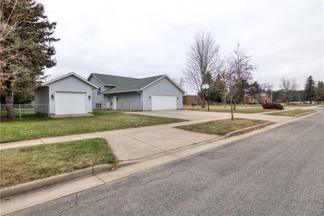 2231 Meadow Lane, Eau Claire, WI 54701