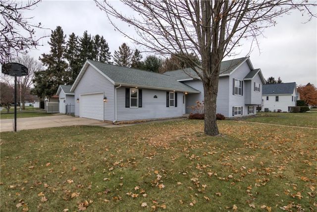2231 Meadow Lane, Eau Claire, WI 54701