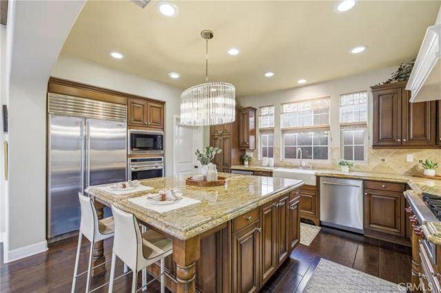 30 Deer Track, Irvine, CA 92618