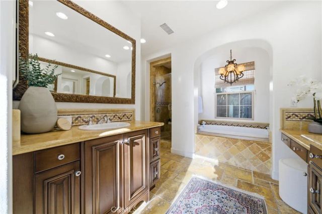 30 Deer Track, Irvine, CA 92618