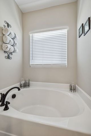 734 Omaha Dr, Gallatin, TN 37066