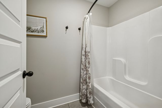 734 Omaha Dr, Gallatin, TN 37066