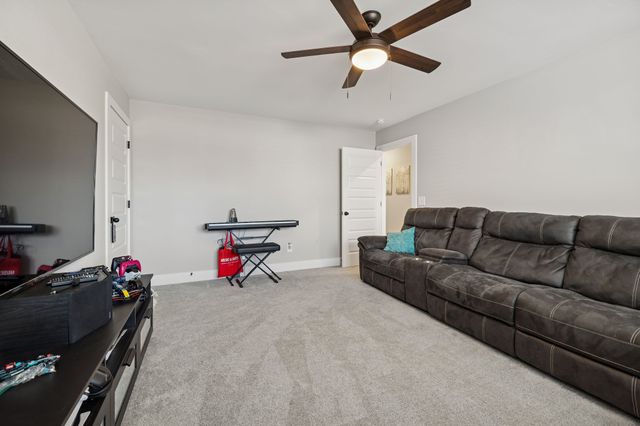 734 Omaha Dr, Gallatin, TN 37066