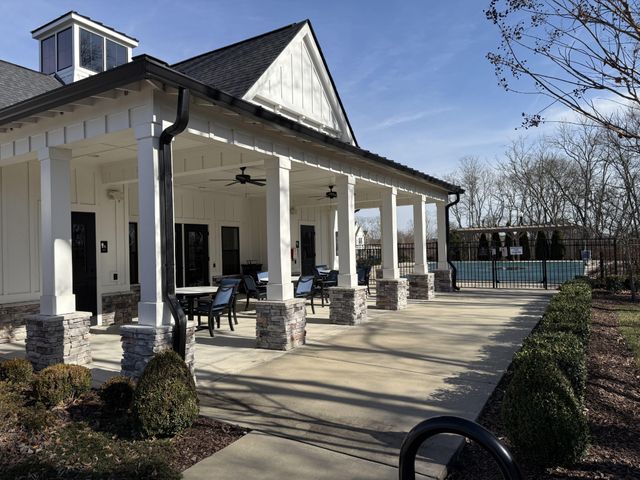 734 Omaha Dr, Gallatin, TN 37066