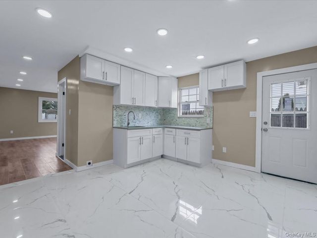 401 Dover Street, Westbury, NY 11590