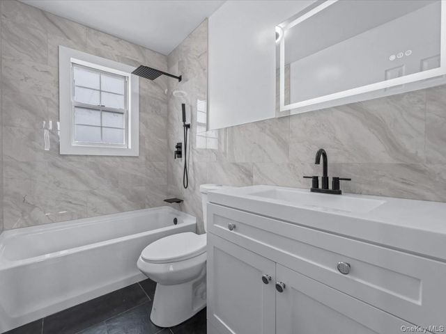 401 Dover Street, Westbury, NY 11590