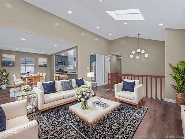 401 Dover Street, Westbury, NY 11590