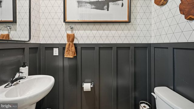 38 ROBERT DRIVE, Runnemede, NJ 08078