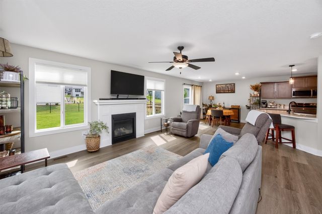 2825 SE Florence Drive, Waukee, IA 50263
