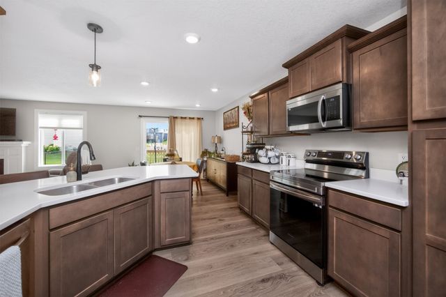 2825 SE Florence Drive, Waukee, IA 50263