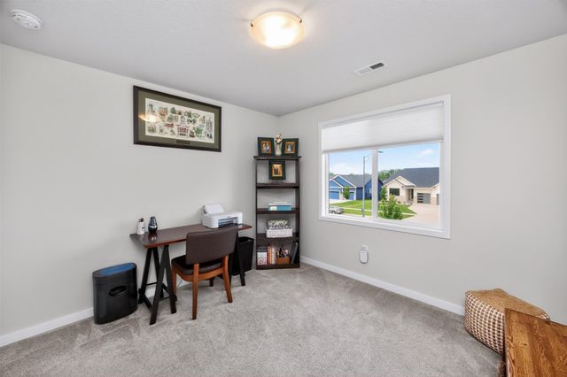 2825 SE Florence Drive, Waukee, IA 50263