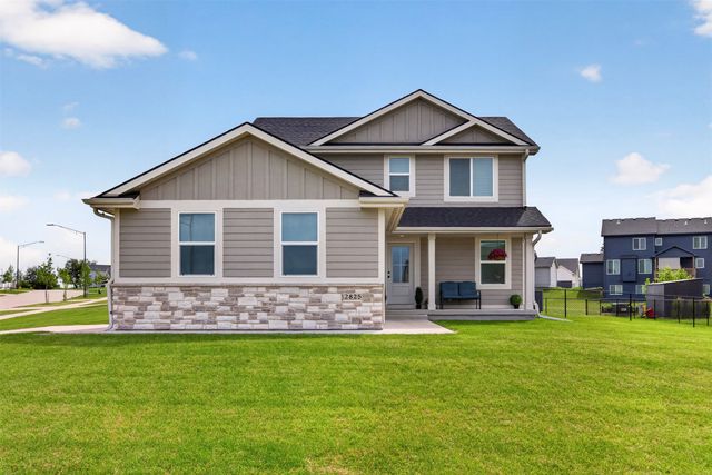 2825 SE Florence Drive, Waukee, IA 50263