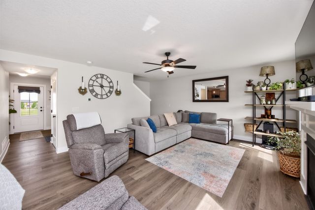 2825 SE Florence Drive, Waukee, IA 50263