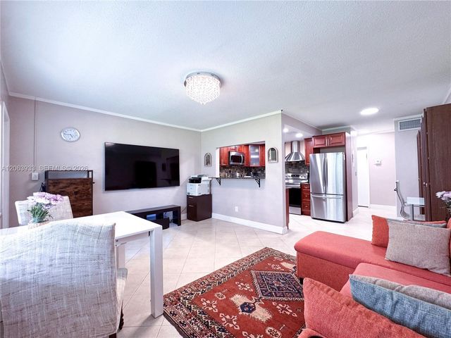 2455 NE 51st Street E114, Fort Lauderdale, FL 33308
