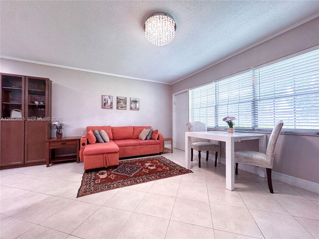 2455 NE 51st Street E114, Fort Lauderdale, FL 33308